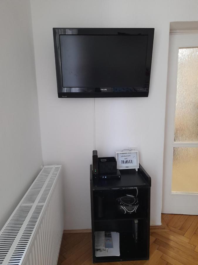 Pecs Park Apartment Bagian luar foto