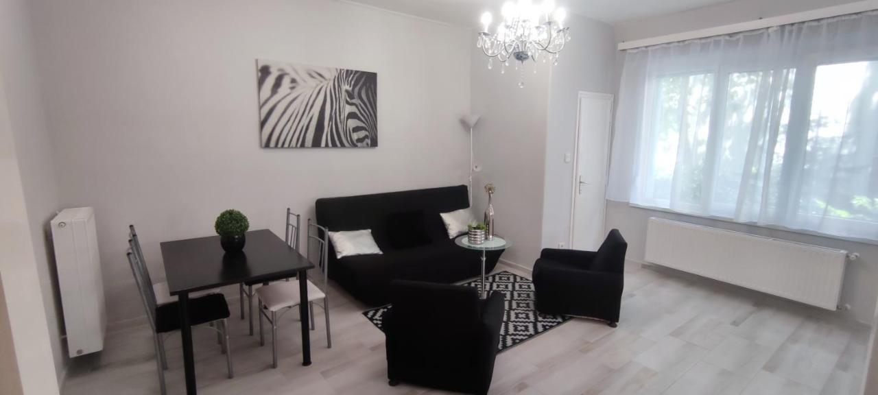 Pecs Park Apartment Bagian luar foto