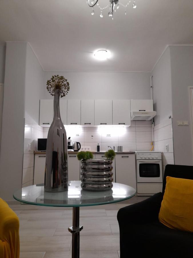Pecs Park Apartment Bagian luar foto
