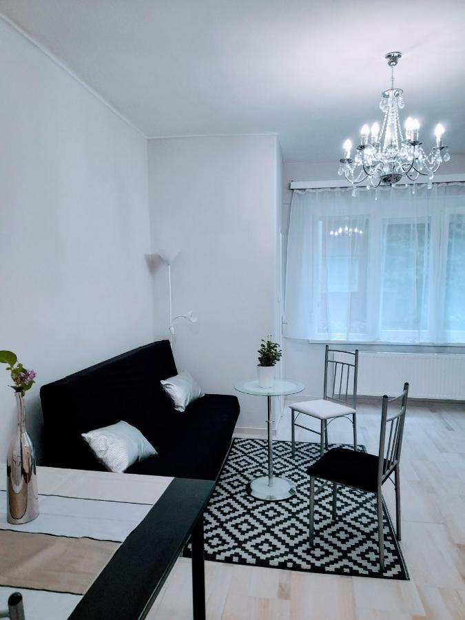 Pecs Park Apartment Bagian luar foto