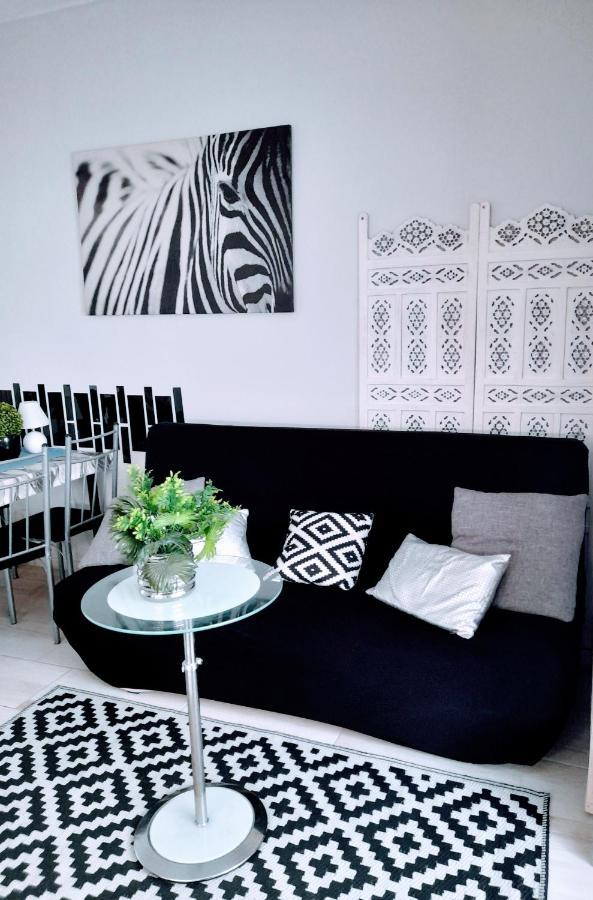 Pecs Park Apartment Bagian luar foto
