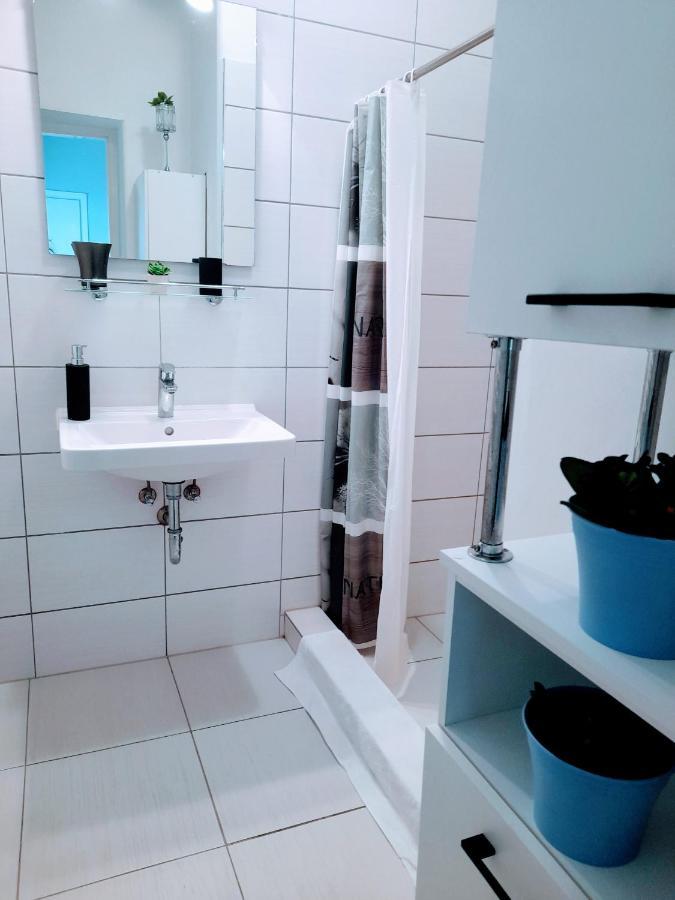 Pecs Park Apartment Bagian luar foto